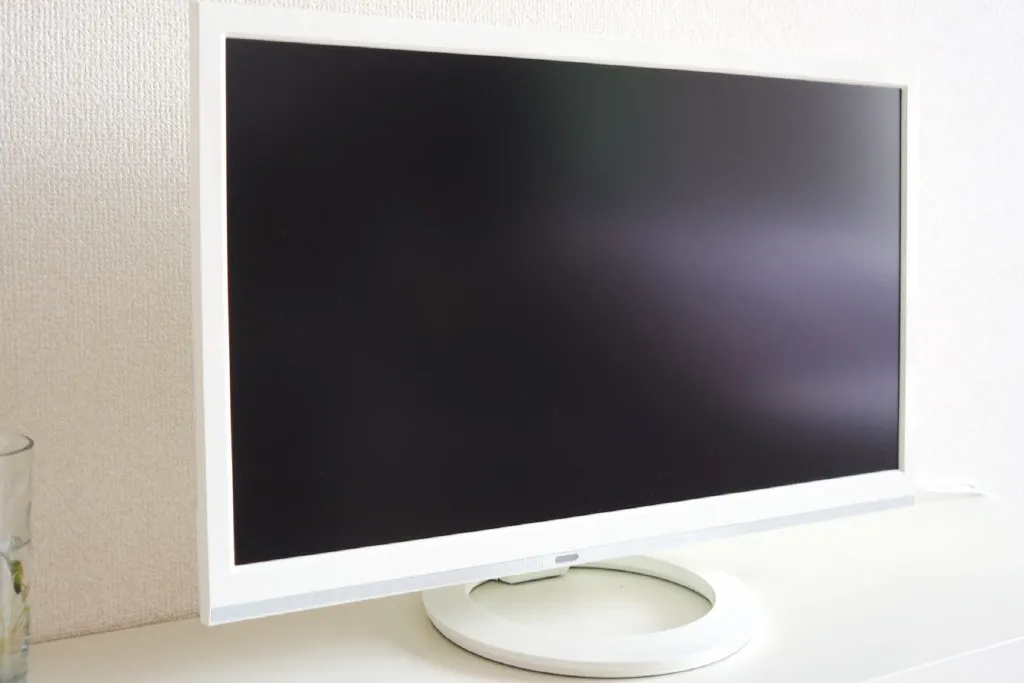 各ベッドにTV 有。Wi-Fi や電源も完備